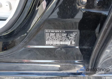 2017 Acura Rlx z USA, uszkodzony, nr VIN JH4KC1F97HC000517